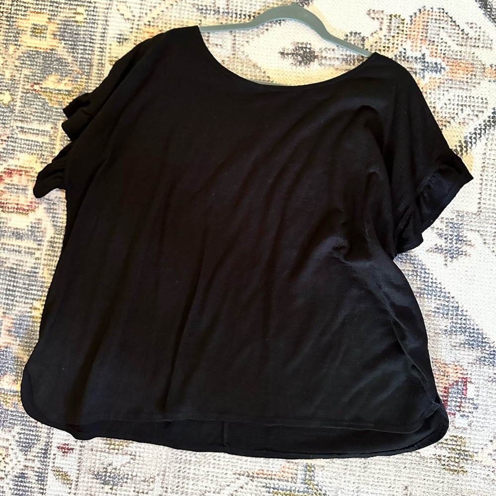 Black tee